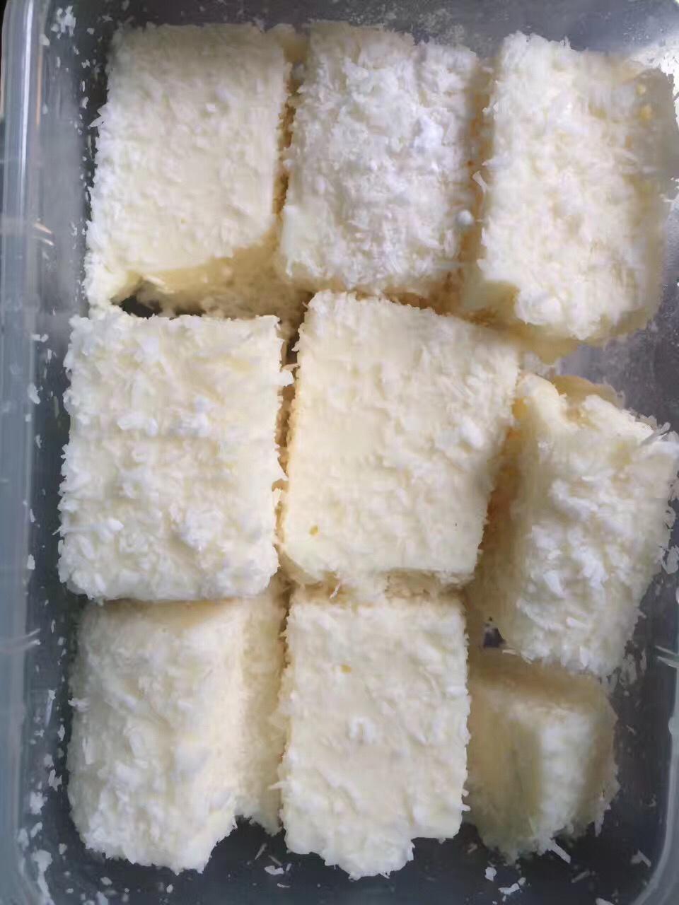 椰丝牛奶小方糕