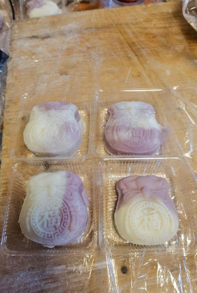 芒果芝士冰皮月饼