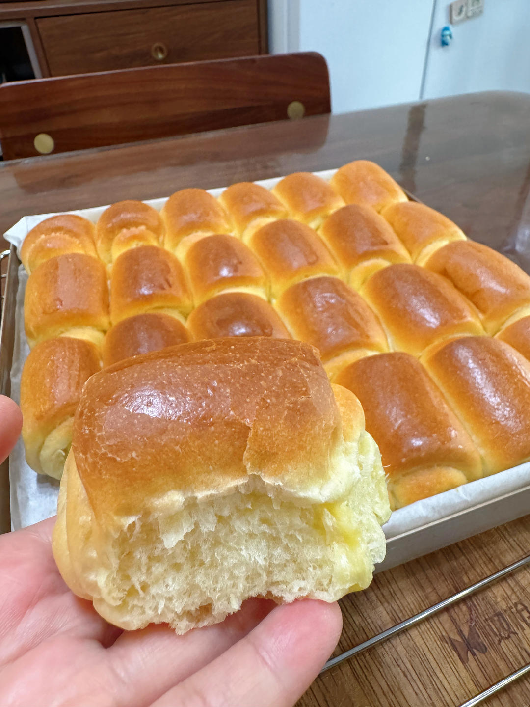 超软淡奶油小面包（餐包），一次发酵柔软拉丝，消耗淡奶油，持久柔软隔天不变硬