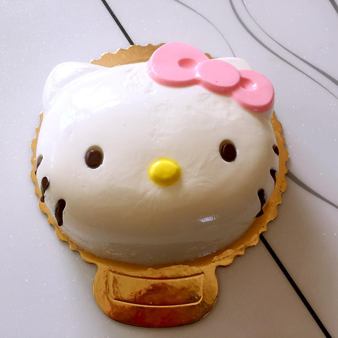 Hello Kitty 酸奶慕斯