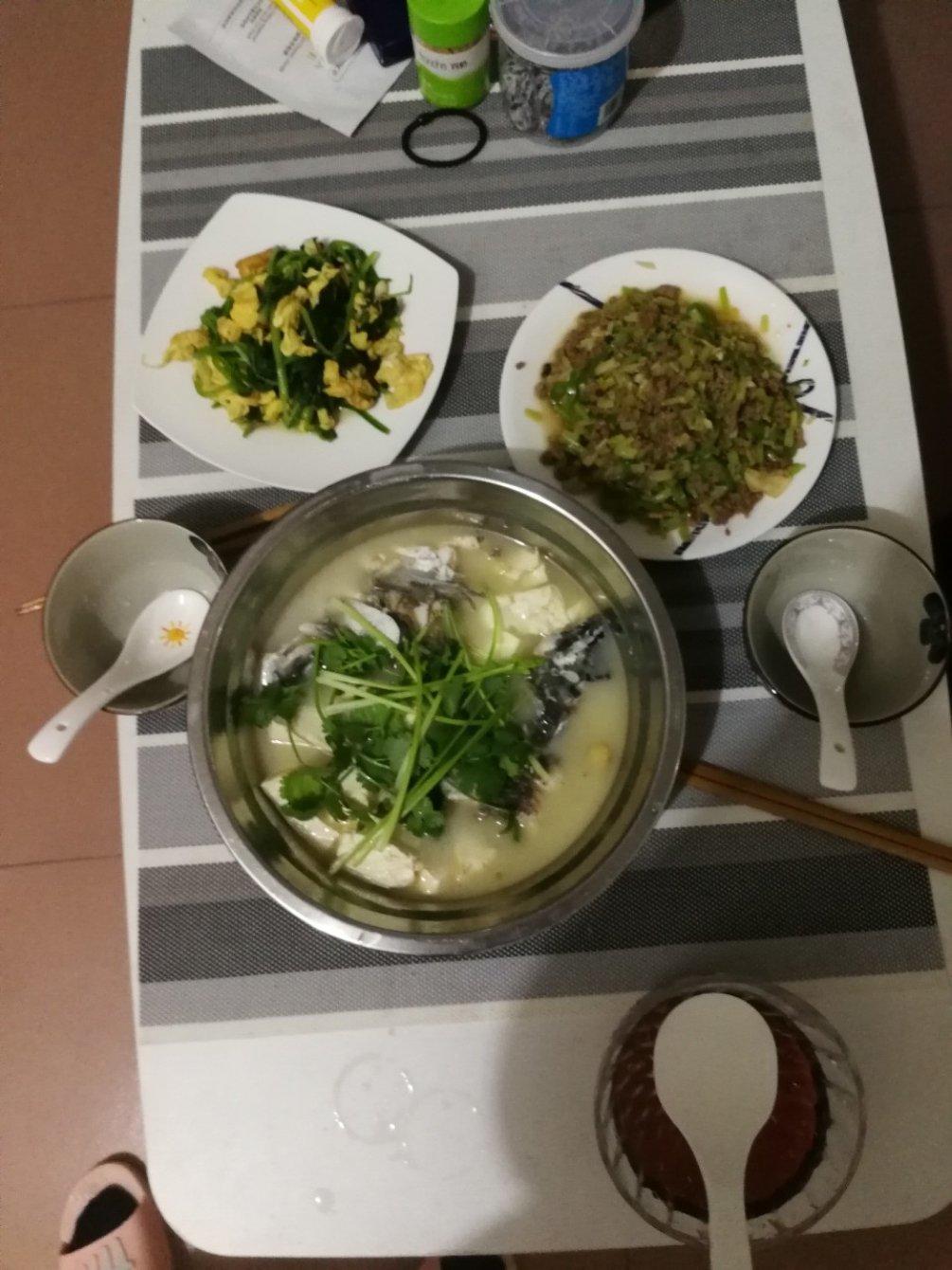 鱼头豆腐汤