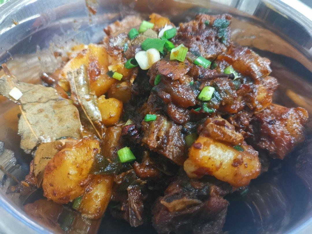 土豆炖排骨