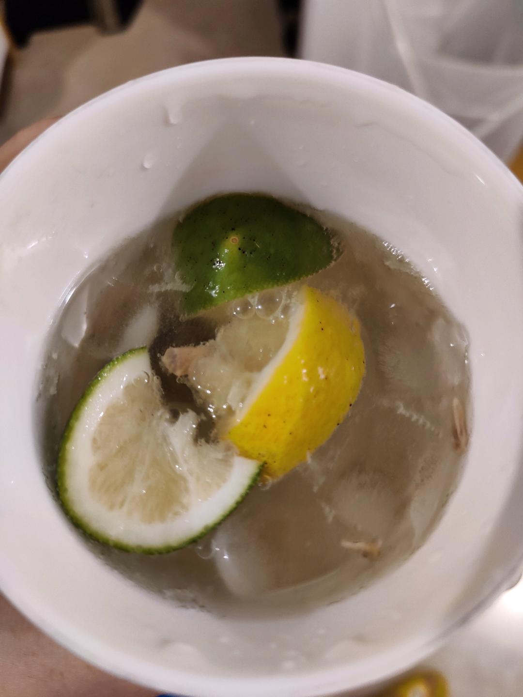 低卡又好喝，这玩意我能狂喝一夏天的青柠话梅雪碧