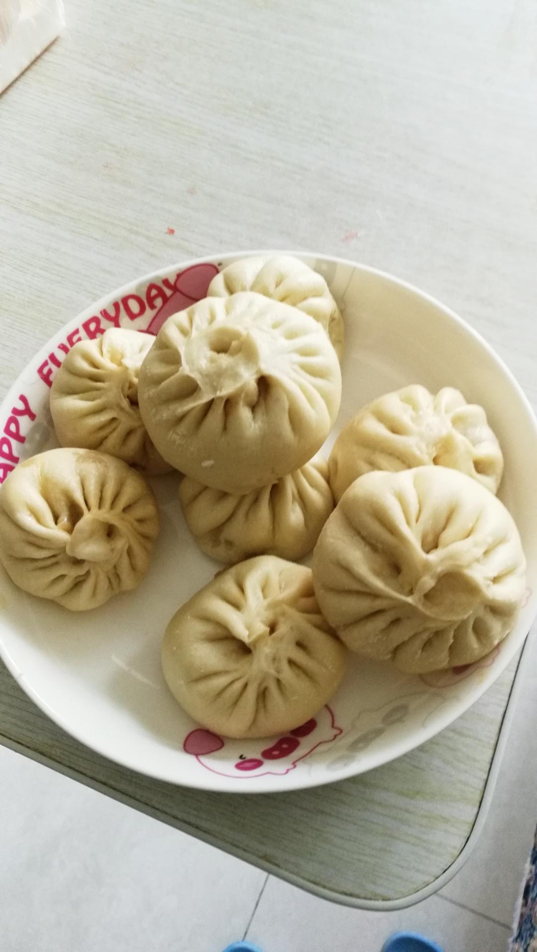 油梭子酸菜包子---就问你馋不馋！