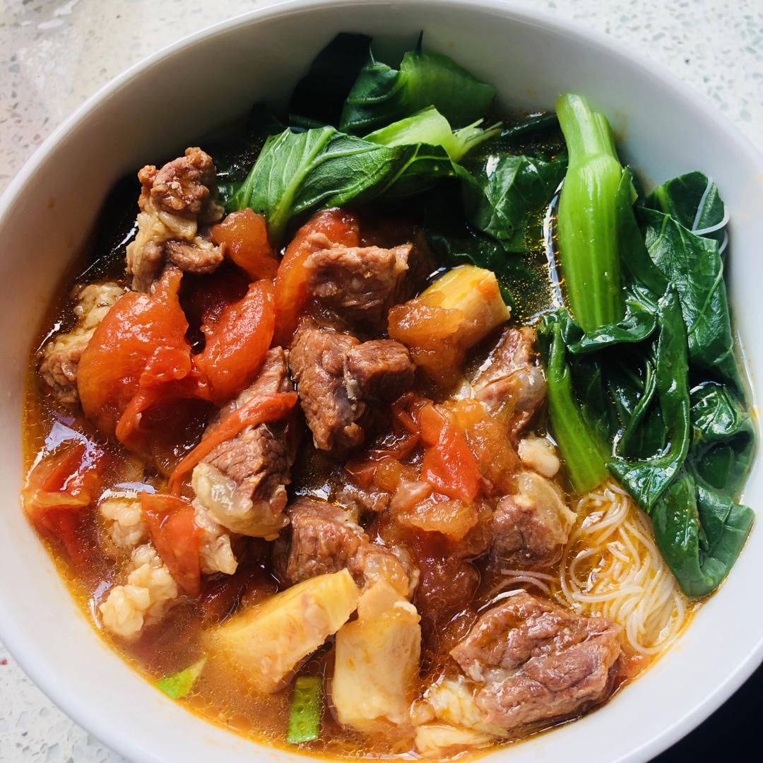 简单又好吃西红柿牛肉面