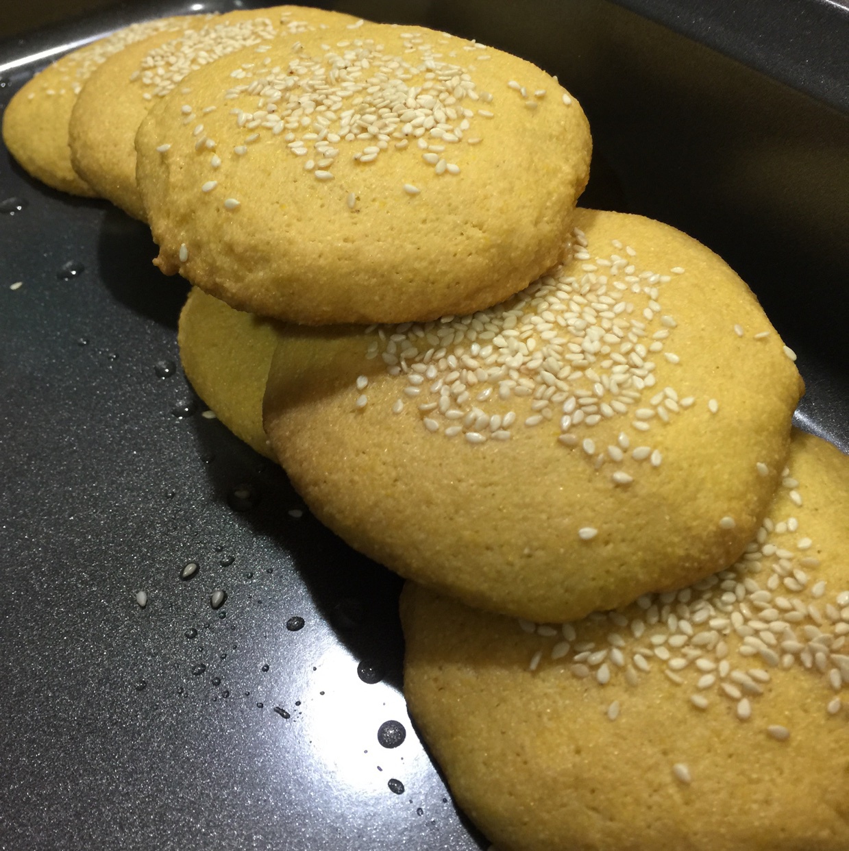 玉米面麻饼