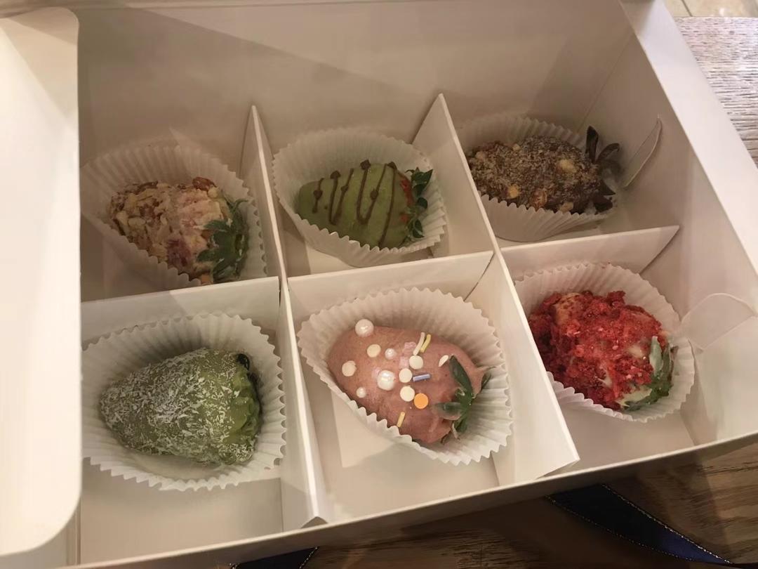 网红巧克力草莓