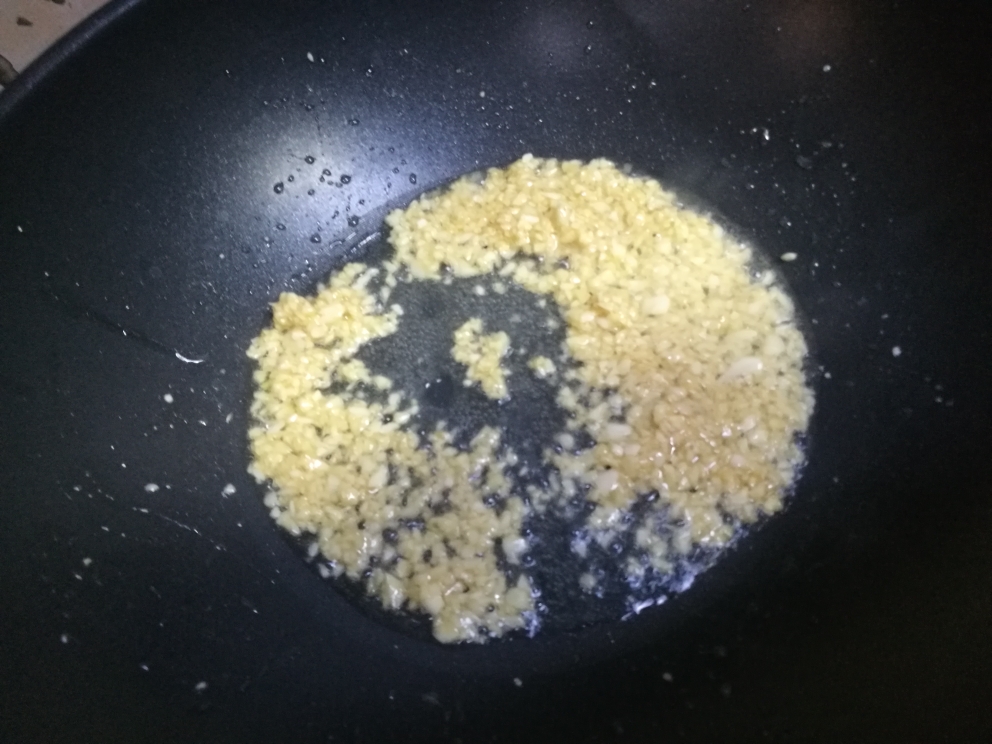 蒜蓉粉丝金针菇的做法 步骤6