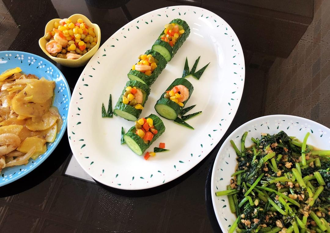 最美年夜饭-🎋翠竹报春节节高🥒（黄瓜玉米火腿鸡丁沙拉）