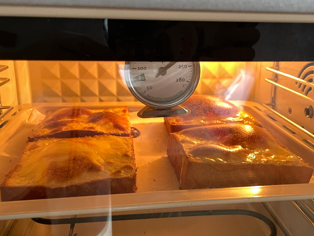 零失败快手岩烧乳酪(熔岩吐司)十分钟网红早餐，好吃哭