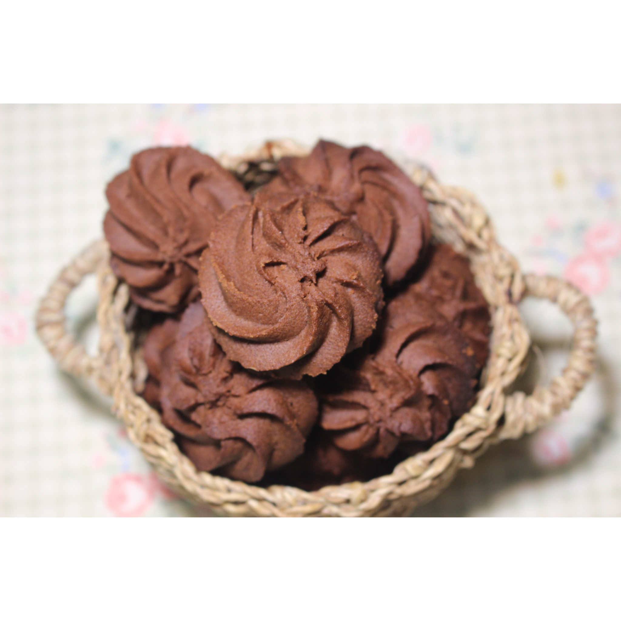 挤花毫无压力的巧克力曲奇