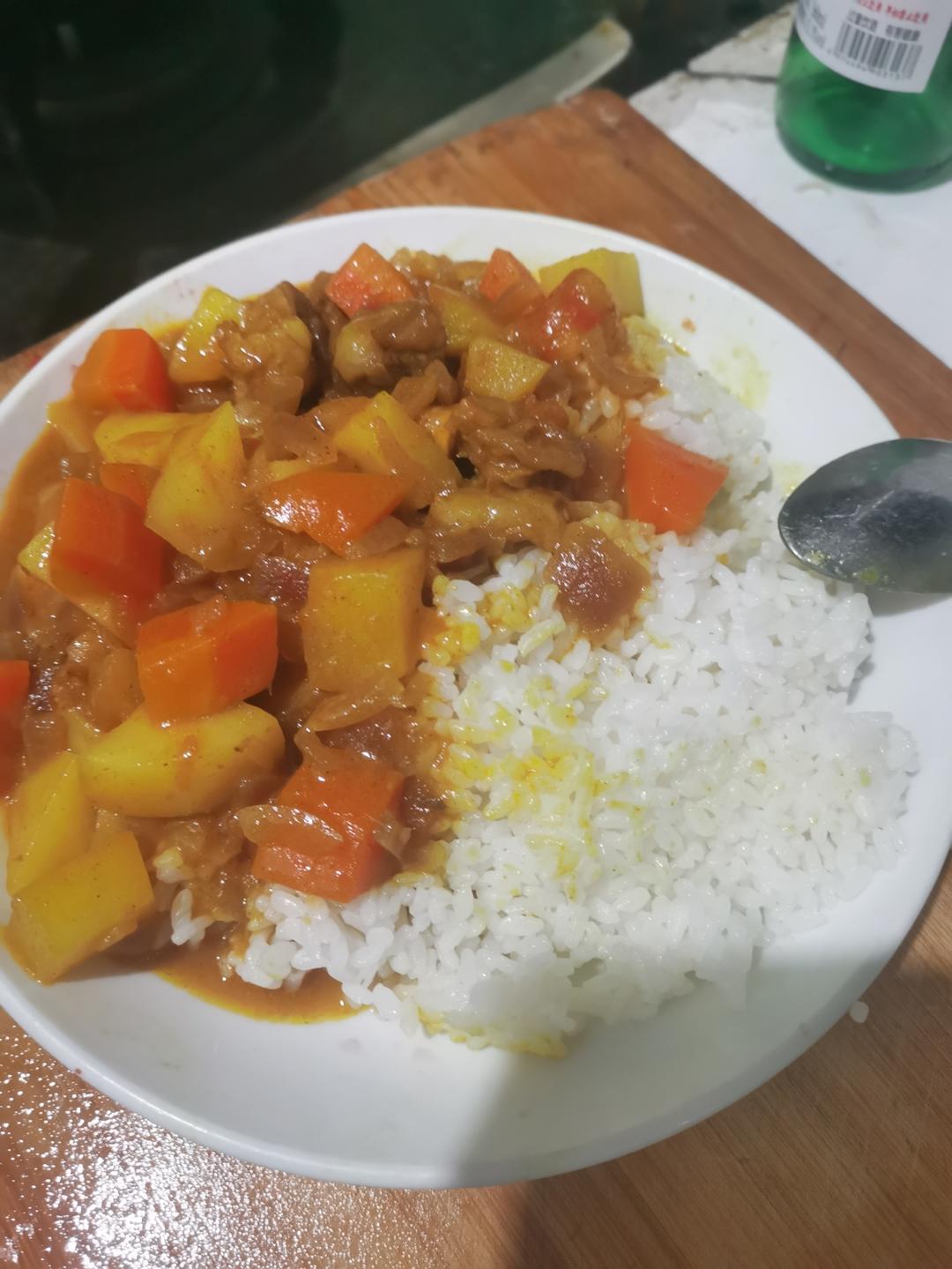 牛腩咖喱饭