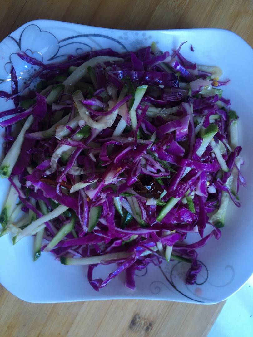 超开胃凉拌紫甘蓝