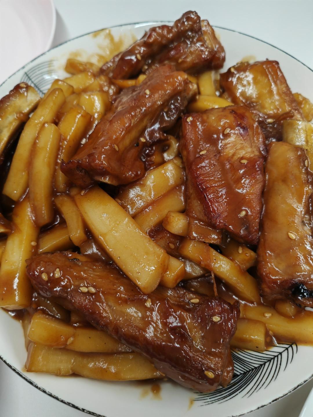 堂妈小厨——排骨烧年糕