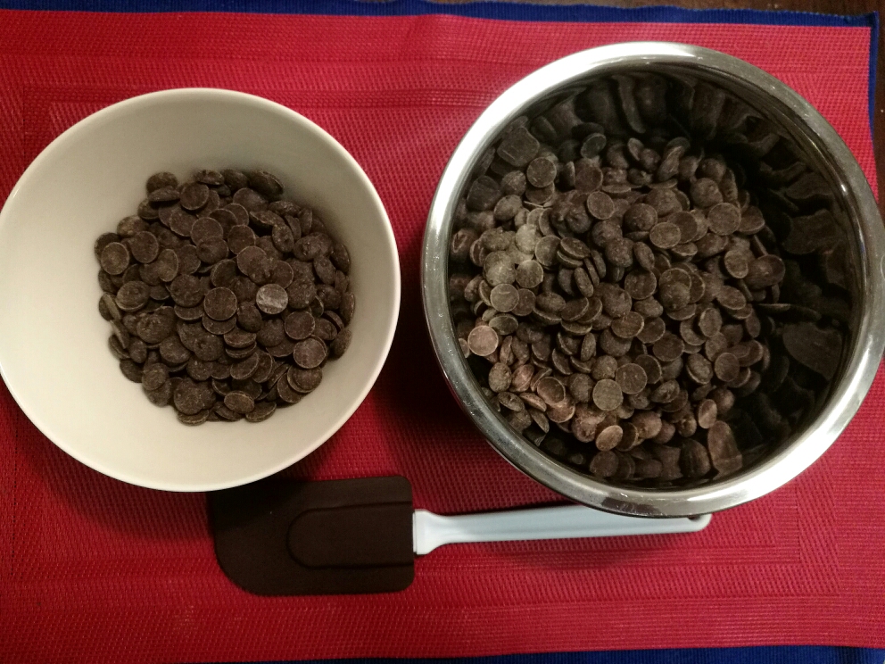 几种一学就会的巧克力调温方法详细图文教程之
(1.种子法 Seed Method)的做法 步骤2