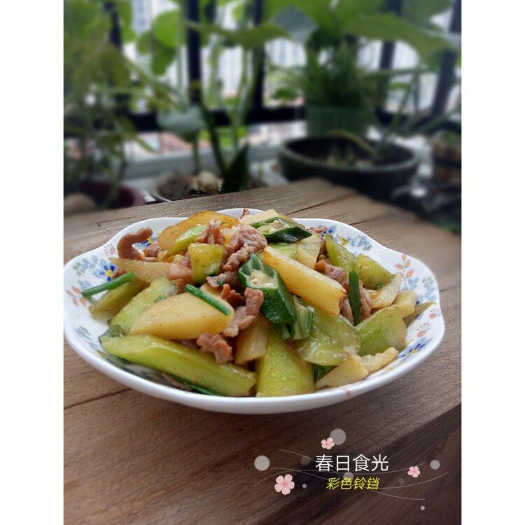 土豆系列（三）—土豆洋葱炒鸡蛋虾仁