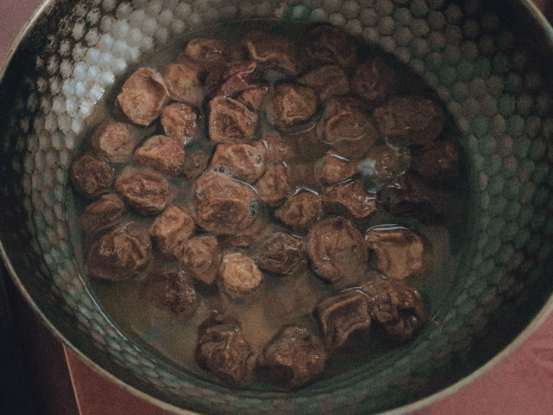 熬出亮晶晶的话梅酱