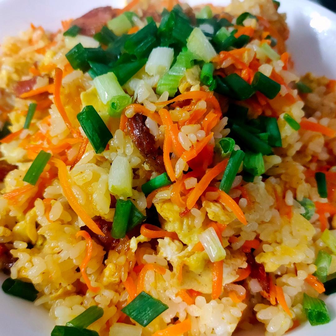 爆好吃的无敌腊肠炒饭