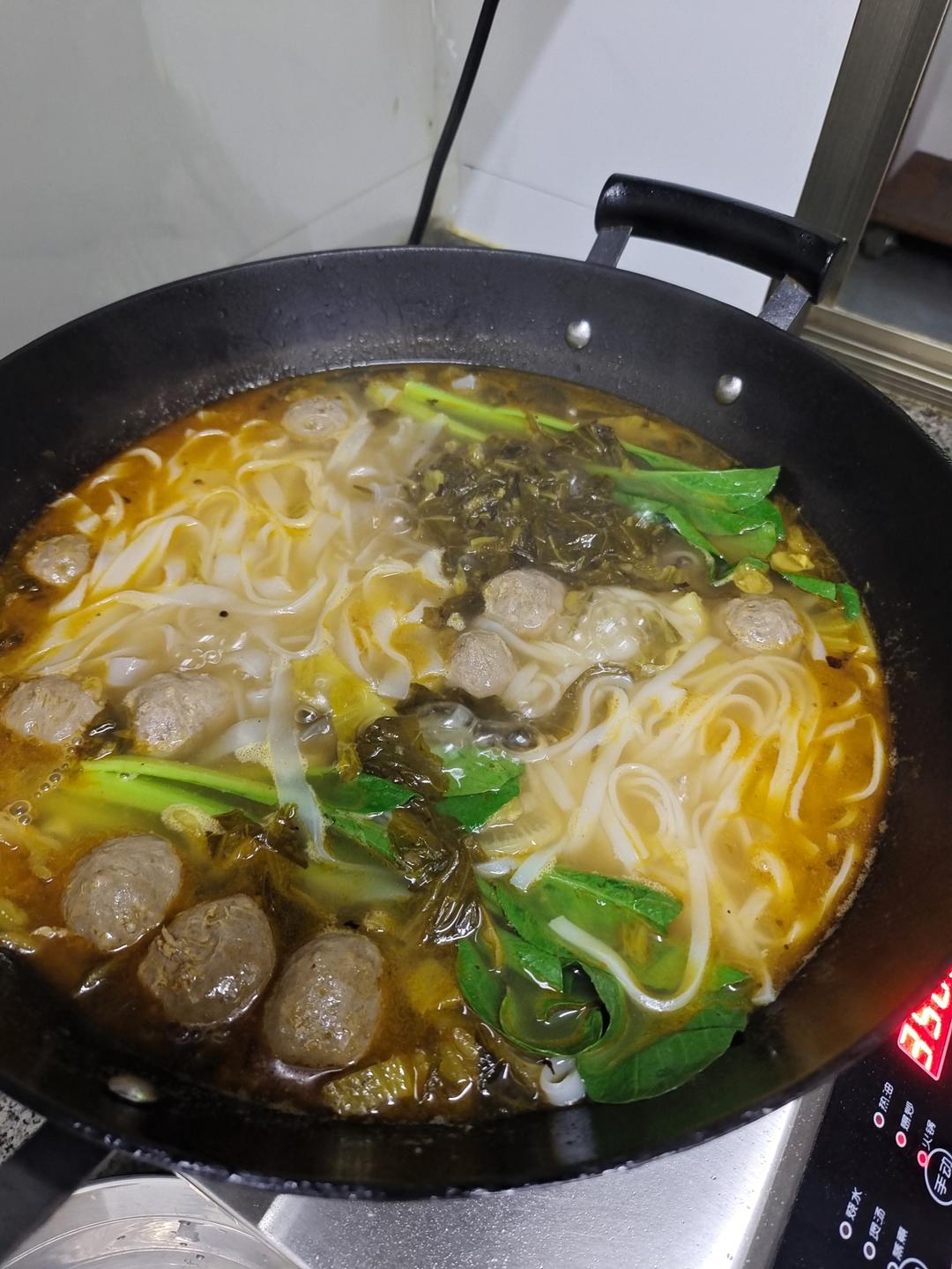 酸菜牛肉汤粉