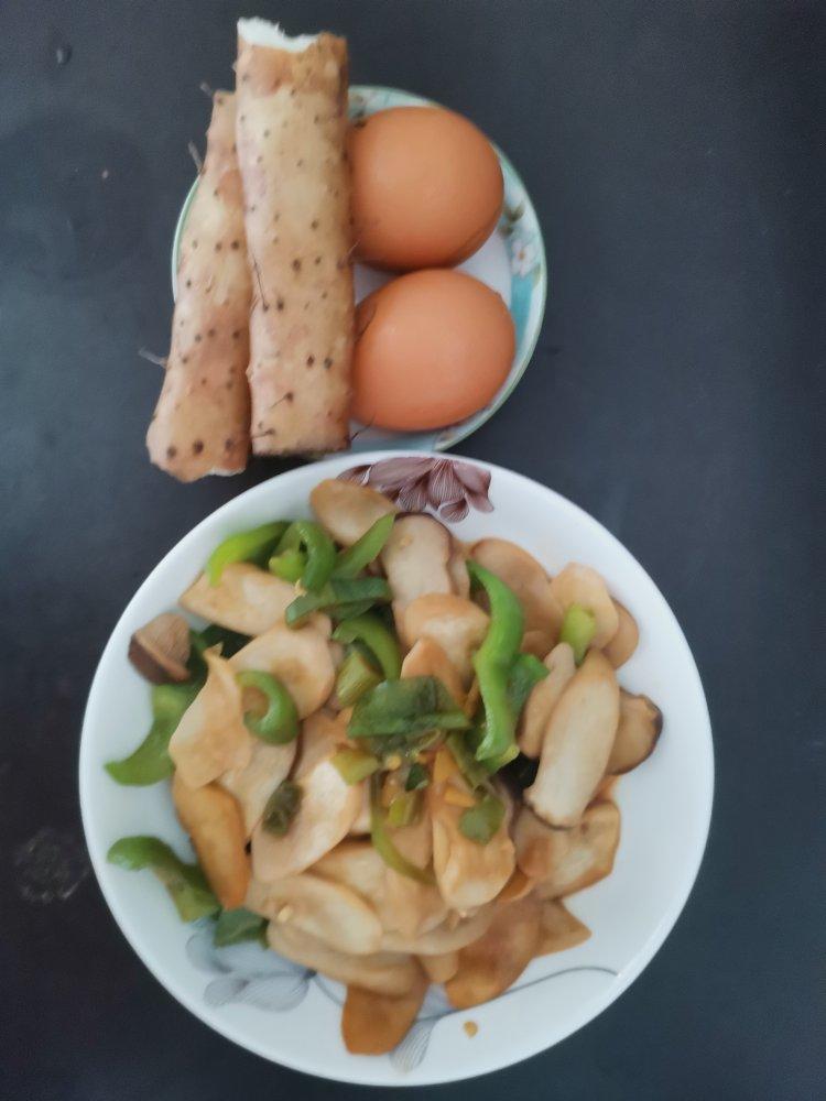 手撕杏鲍菇炒青椒