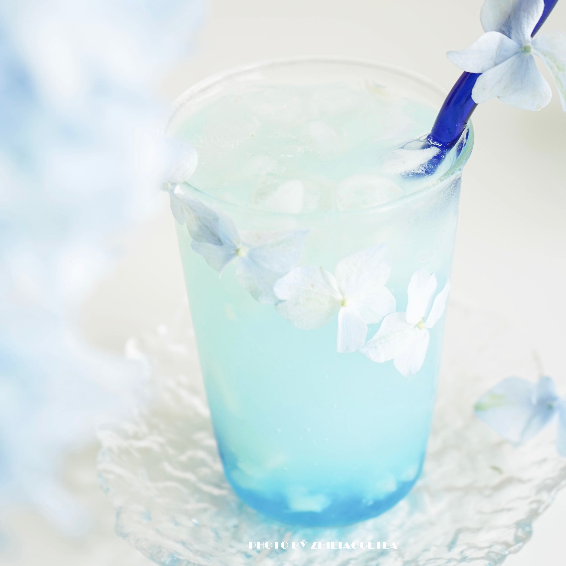 解锁夏日清凉饮品 梦幻蓝色荔枝气泡水的做法 步骤7