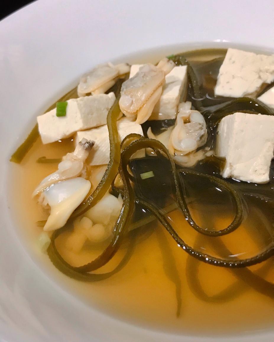 蛤蜊海带豆腐汤
