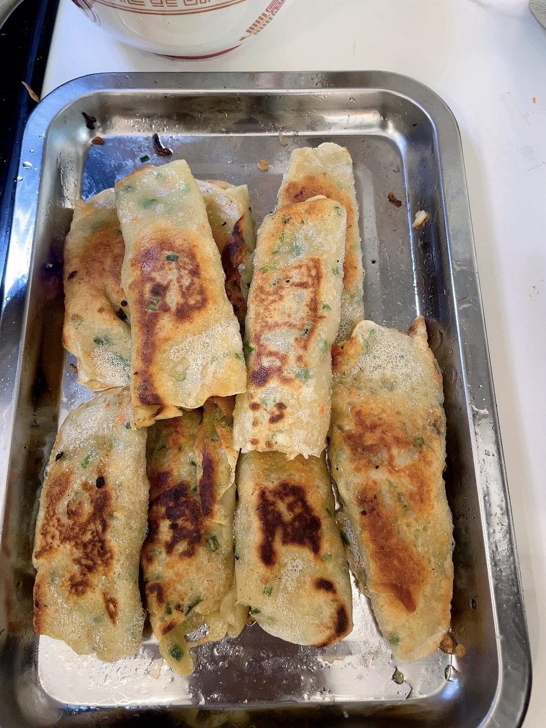 又香又酥的煎蛏卷