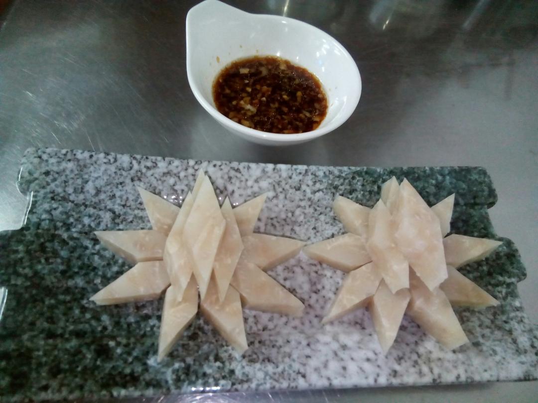 独特凉拌香椿嫩芽