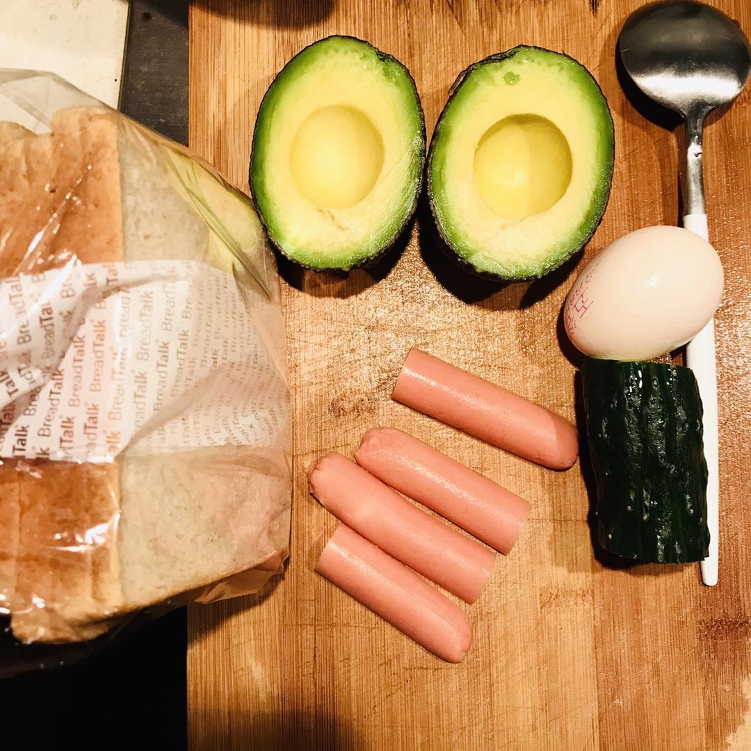 低脂牛油果三明治