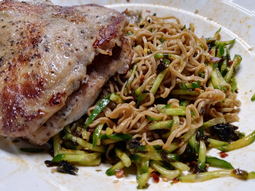 好吃到舔盘的老干妈拌面❗️连吃三天也不够