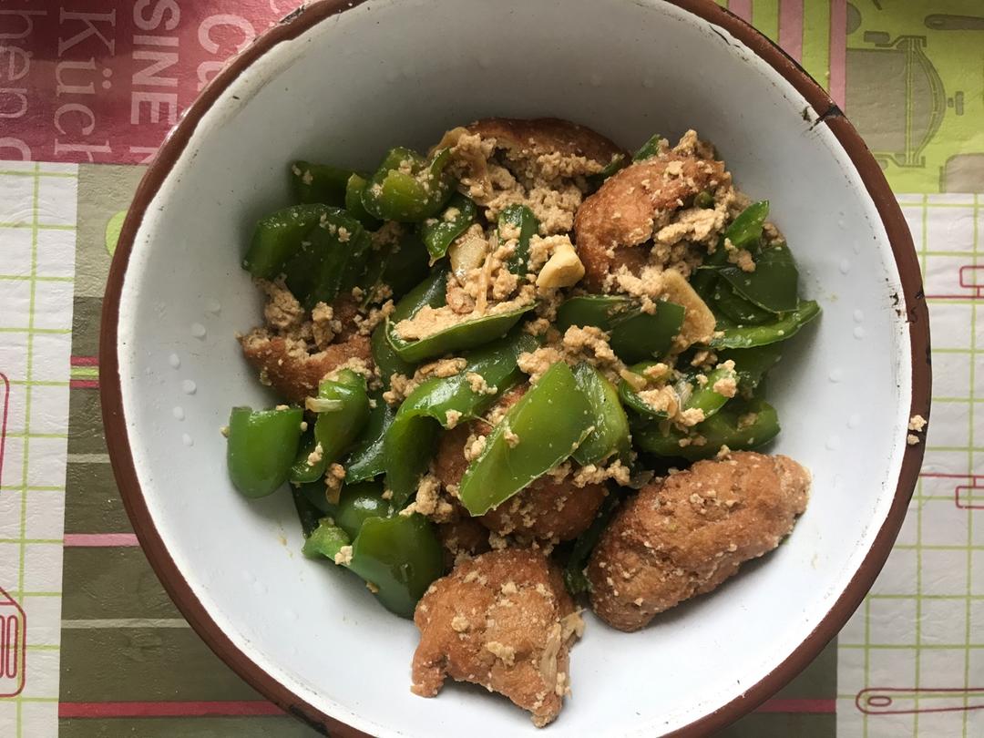 青椒油豆腐