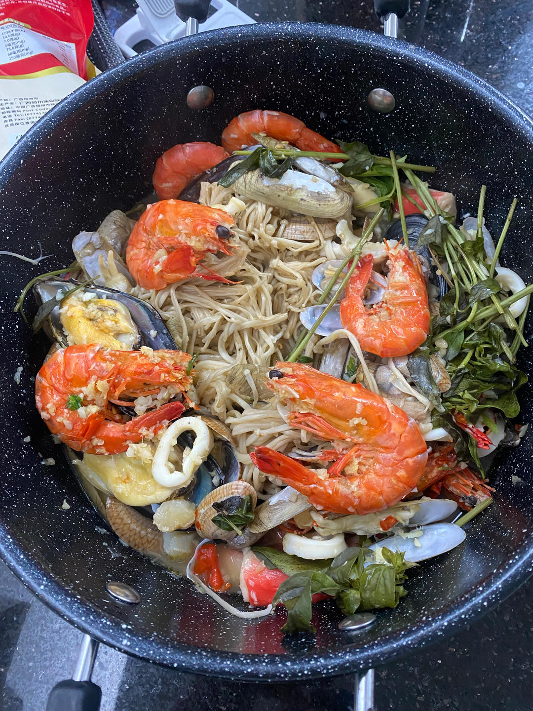 快手海鲜煲，基围虾，过节必备实用大菜