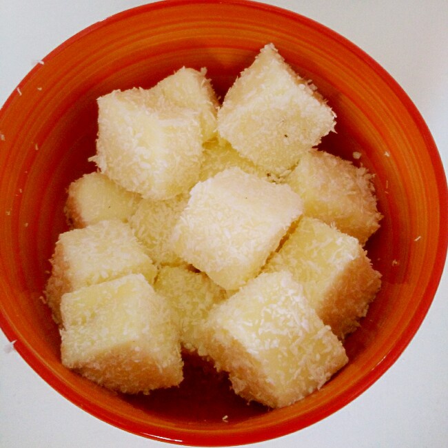 完胜85度C牛奶椰丝小方