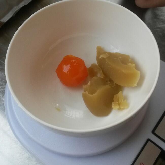 广式白莲蓉蛋黄月饼的做法 步骤5