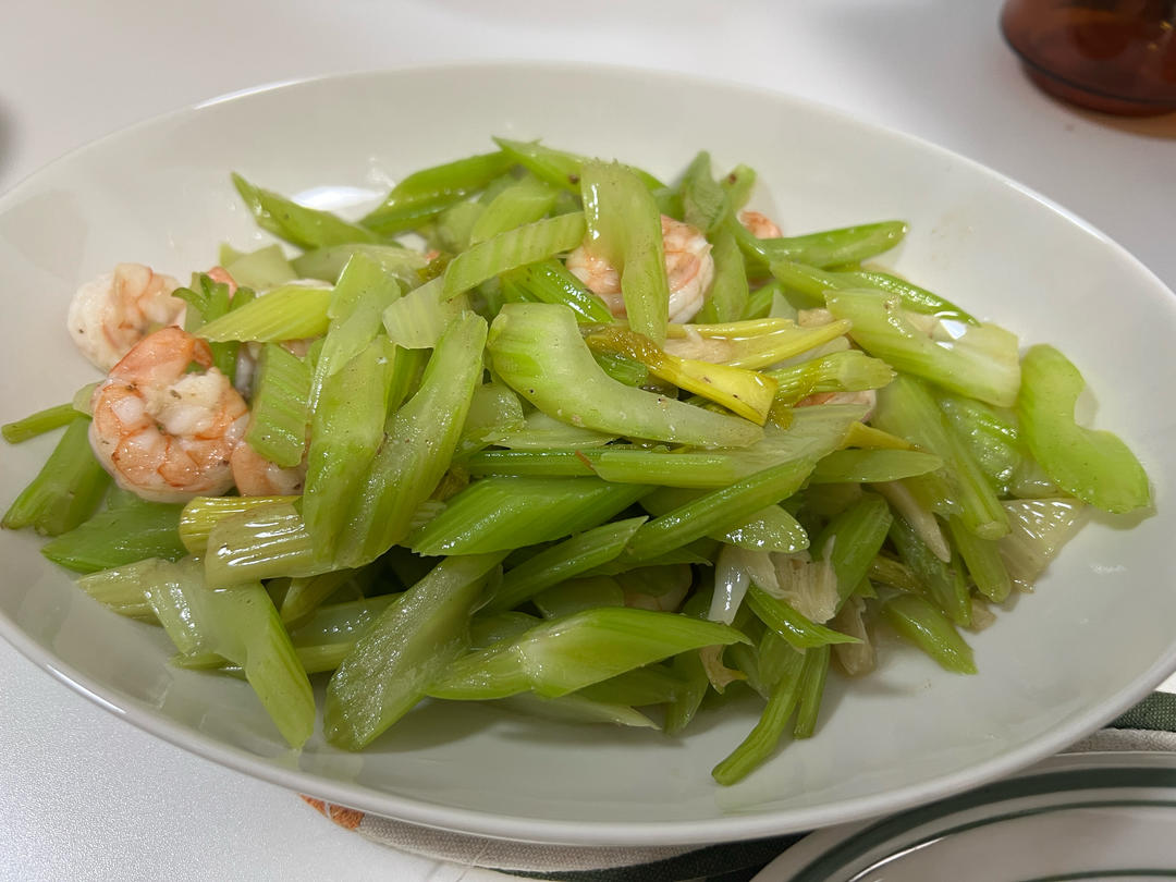 究极解油腻好菜：蒜炒西芹