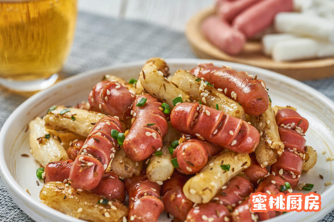 【孜然亲亲肠炒年糕】