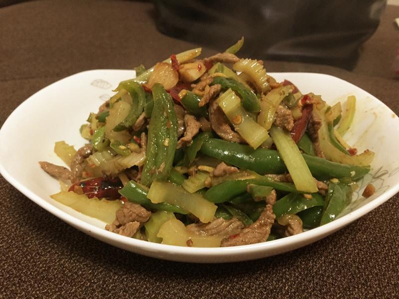 超级下饭菜-芹菜牛肉