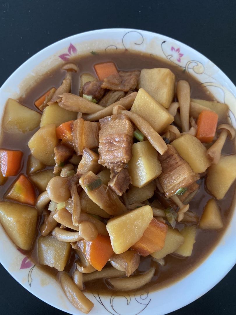 红烧肉炖土豆（丝毫不腻）