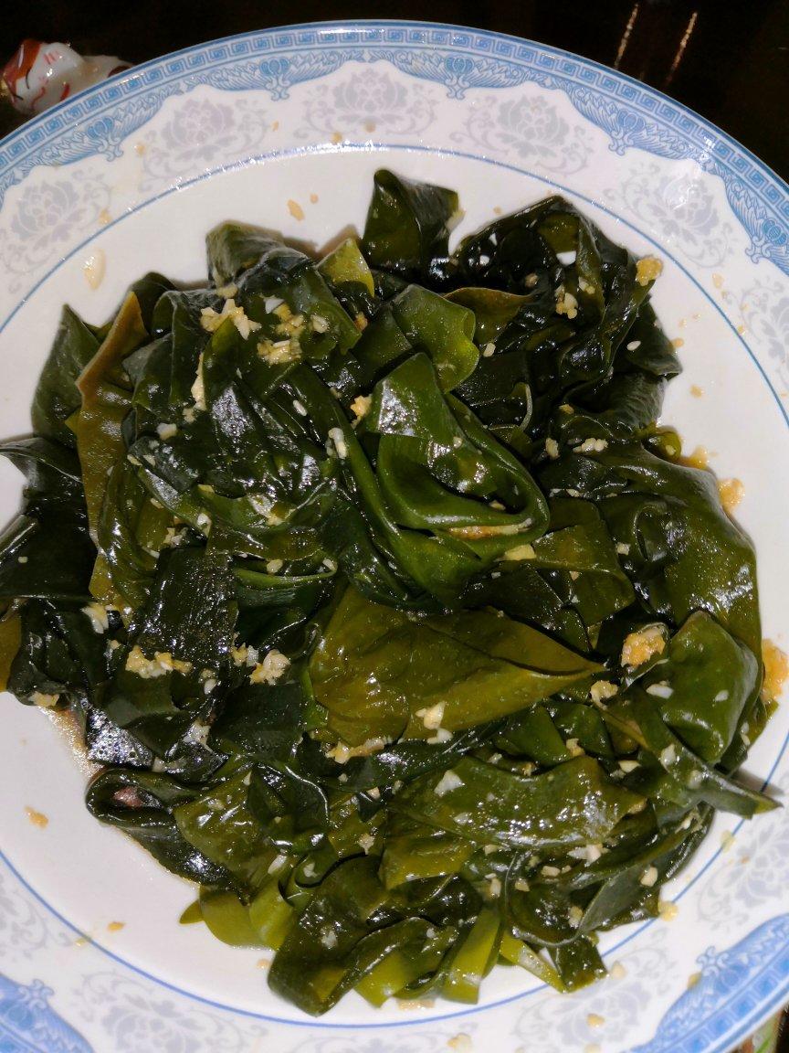 让人上瘾的凉拌裙带菜，连续吃了三天，不带腻的，比海带更好吃