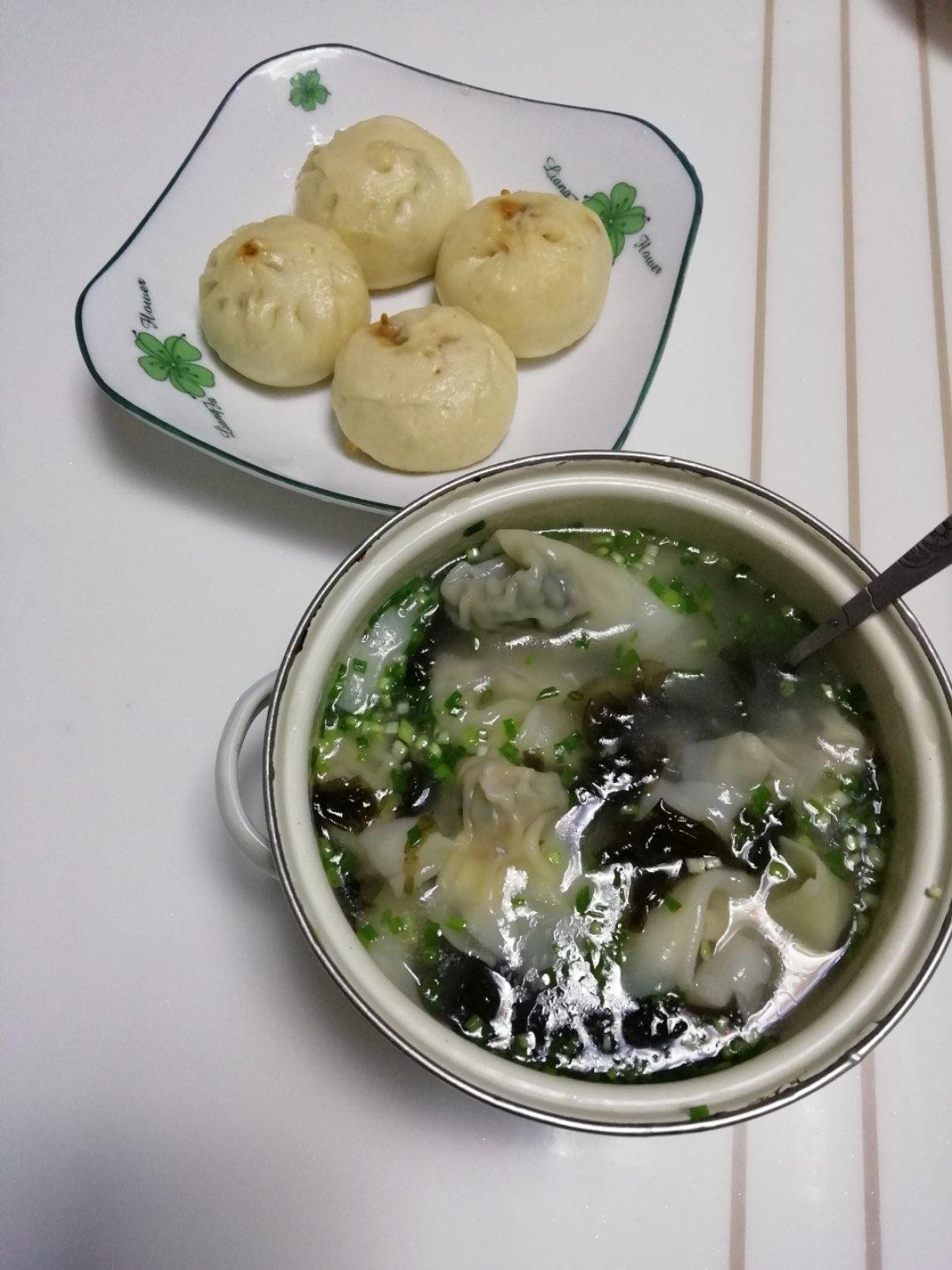 鲜肉馄饨（附馄饨包法）
