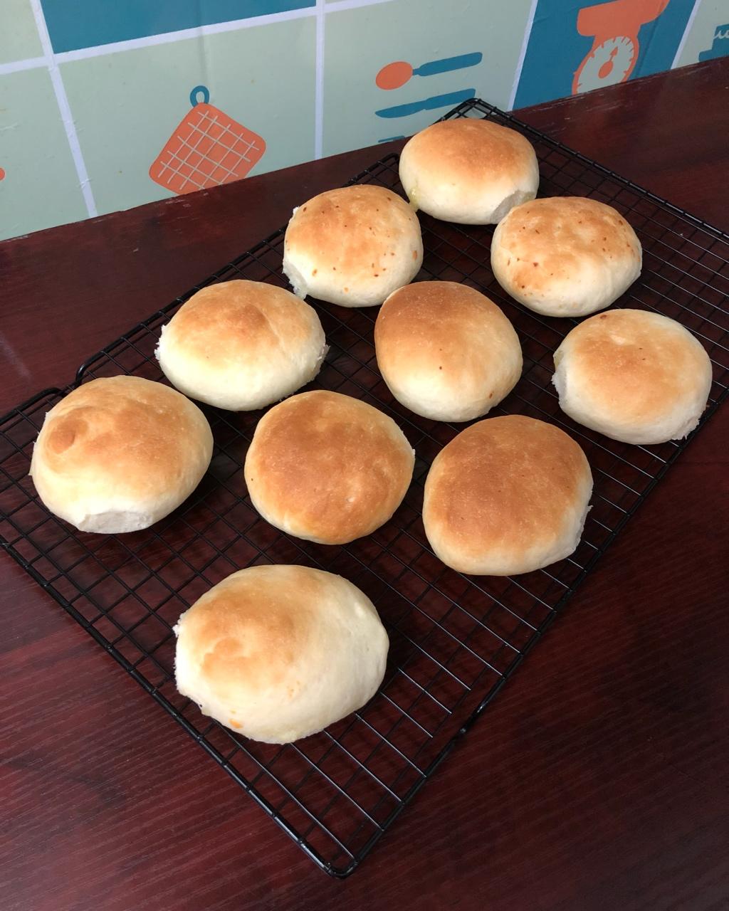 kee小厨做的会拉丝的免揉平底锅面包