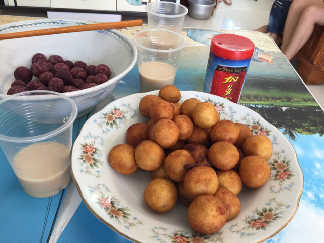 妈妈教炸的红薯丸子