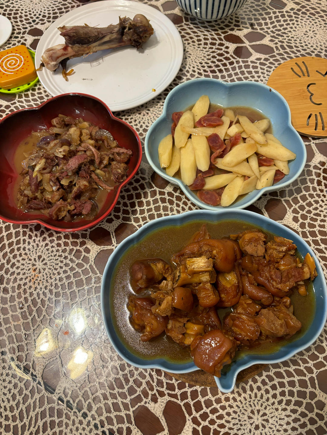 美味的家常菜：红烧猪蹄