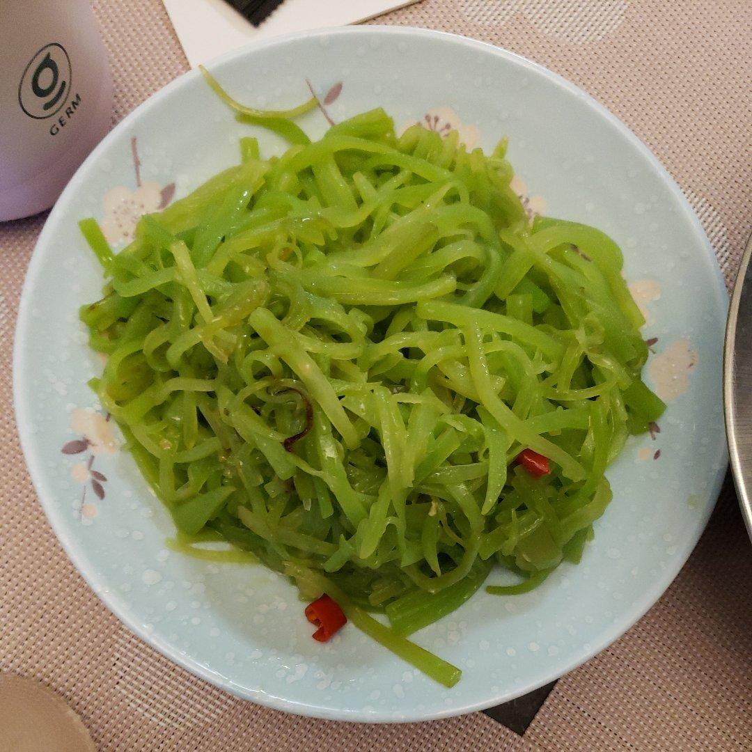 清炒莴笋丝