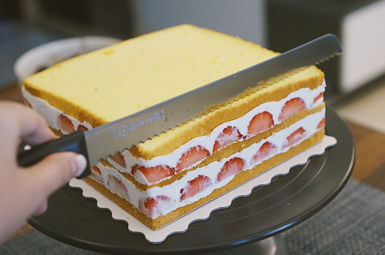 不会抹奶油也可以做的草莓方蛋糕！的做法 步骤29