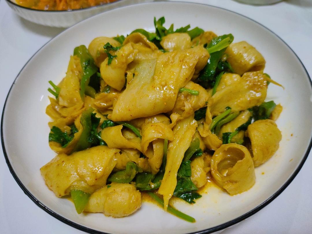 青椒炒面筋（素肠）