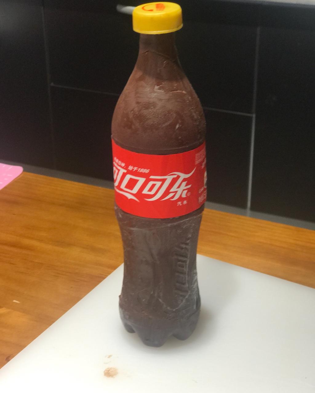 爆红的可乐冰淇淋蛋糕