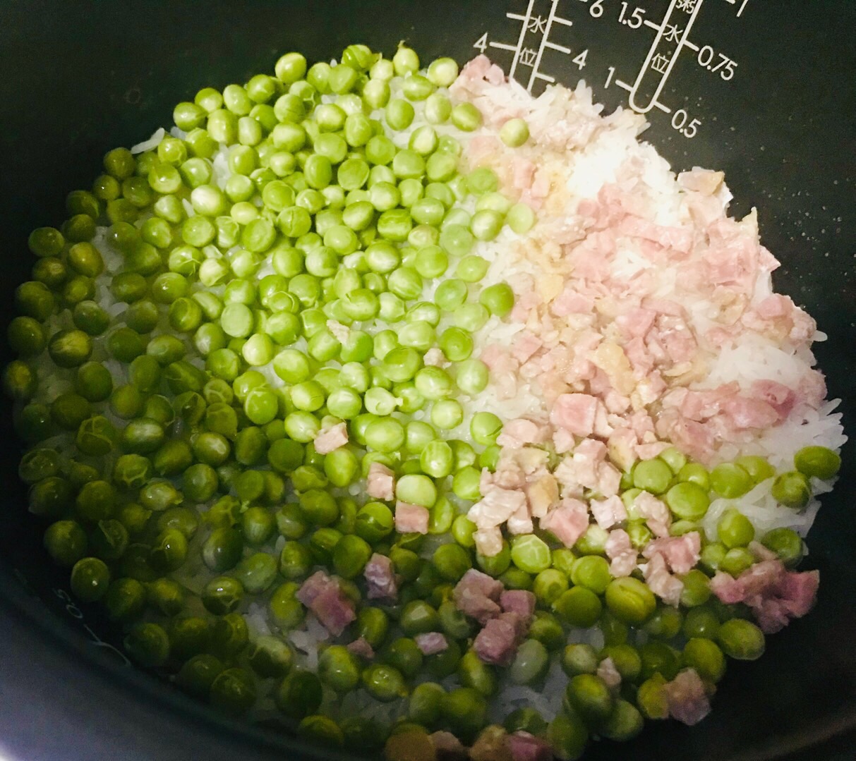 腊肉豌豆饭的做法 步骤3