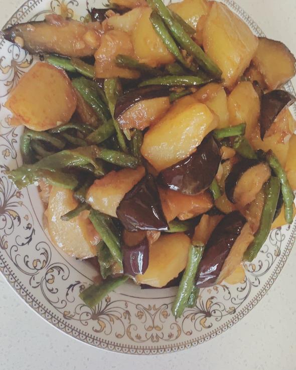 土豆茄子炖豆角