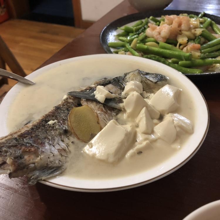 鲤鱼豆腐汤